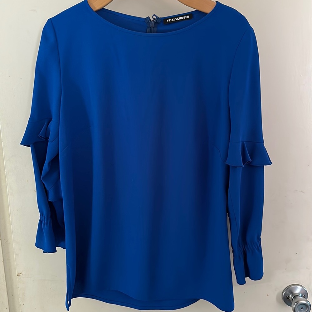 Trixi Schober blue top